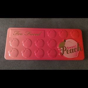 TOO FACED SWEET PEACH PALETTE